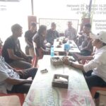 Kapolsek Bajeng "COFFEE BREAK" Bersama Rekan Media Di Warkop Berkah Kel. Kalebajeng Kec Bajeng Kab Gowa