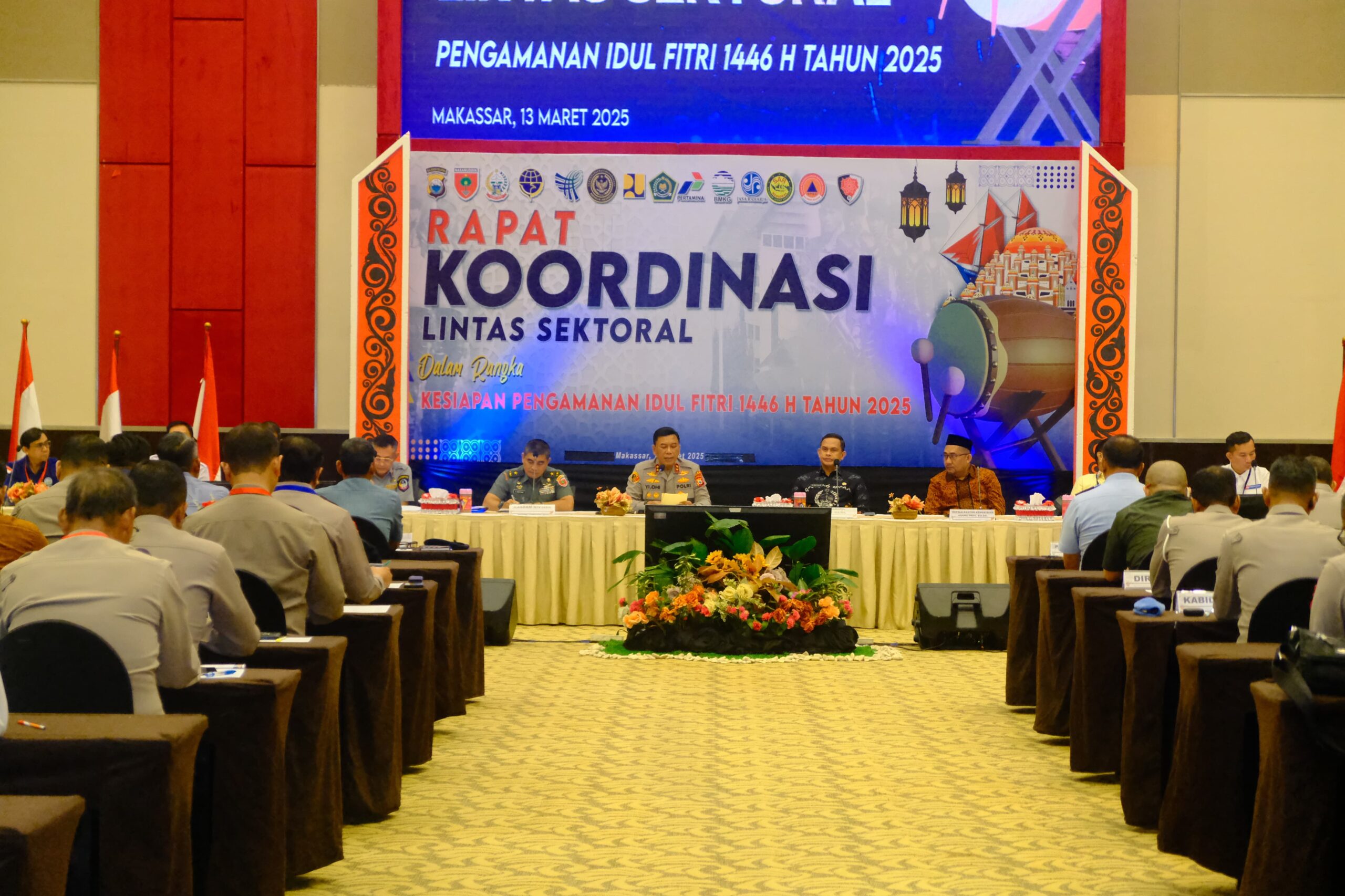 Kapolda Sulsel Membuka Langsung Rakor Lintas Sektoral Tahun 2025 Dalam Rangka Kesiapan Ops Ketupat Tahun 2025